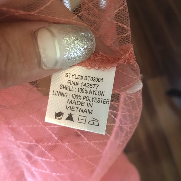 EUC; Top; Sheer; High Neckline; Diamond Pattern; Keyhole Back w/Button Closure - Picture 11 of 12